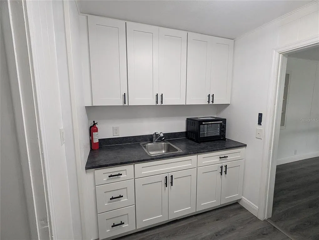 1513 Akron Dr — Photo 4