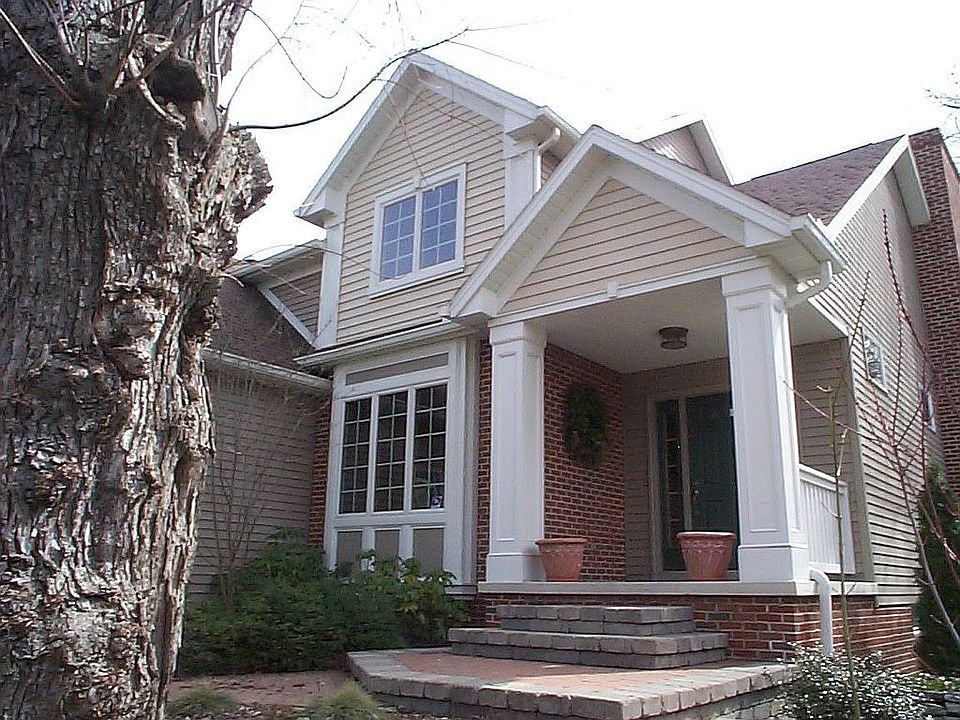 1021 Vine
