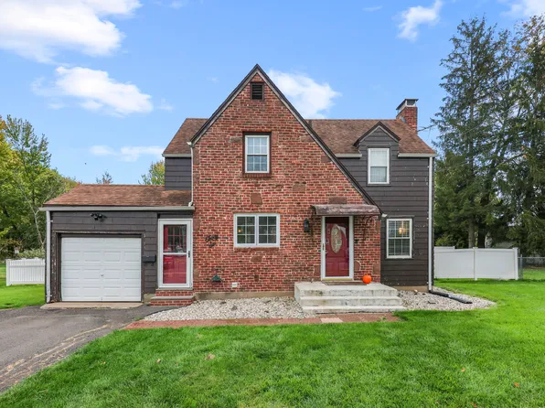 36 Hartt Lane, Newington, CT 06111