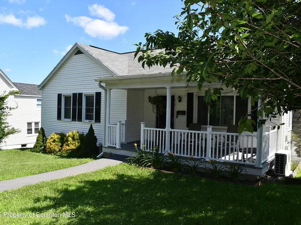 415 Sanderson St, Throop, PA 18512