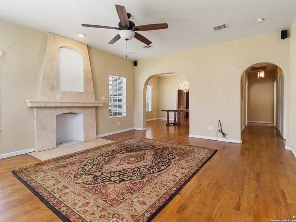 1815 W MAGNOLIA AVE, San Antonio, TX 78201