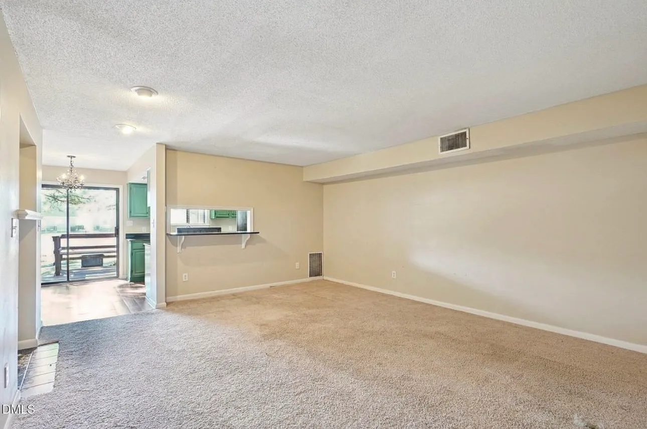 2 bed, 1425 sqft, $1,600 — Photo 1