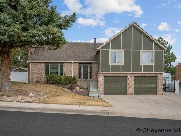 7209 Hawthorne Dr, Cheyenne, WY 82009