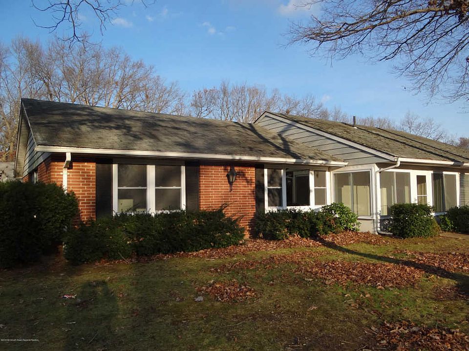 1st image of 461A Portsmouth Dr #100A