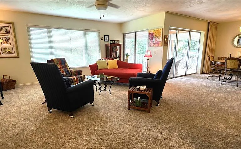 109 Georgetown Blvd #109 — Photo 3