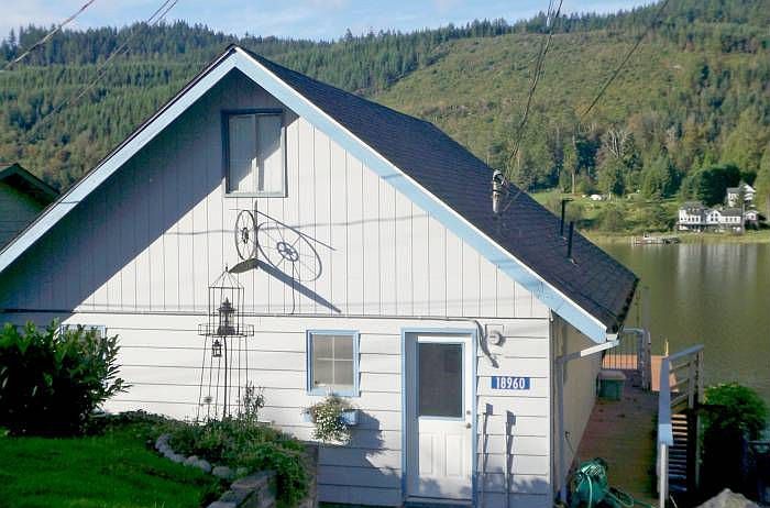 Roadside Exterior