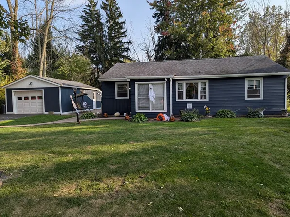 12392 Million Dollar Hwy, Medina, NY 14103
