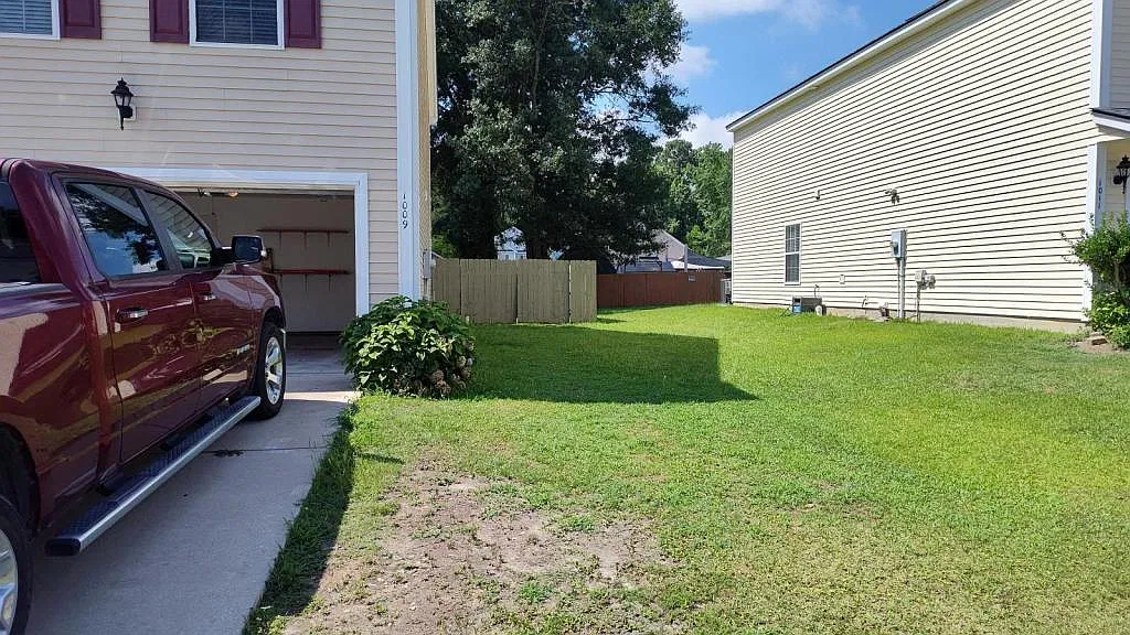 1009 Golden Aspen — Photo 2