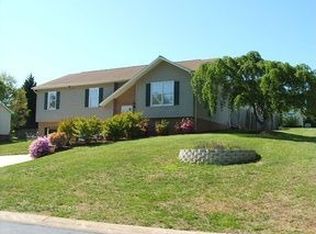 6 Hunters Ridge Ct, Granite Falls, NC 28630