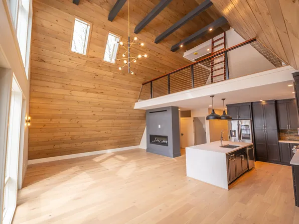 3 Catamount Lane, Dover, VT 05356