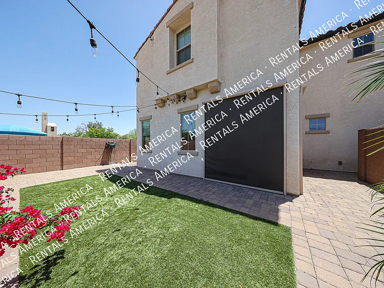 1930 S Sycamore Pl — Photo 43