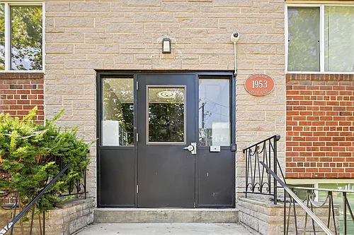 1953 19th Pl SE Photo 1