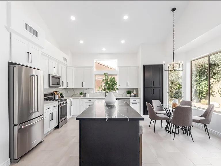 N 50th Pl — Photo 2