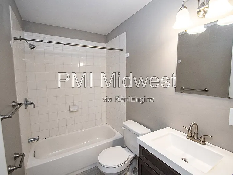 2029 N College Ave #A — Photo 16