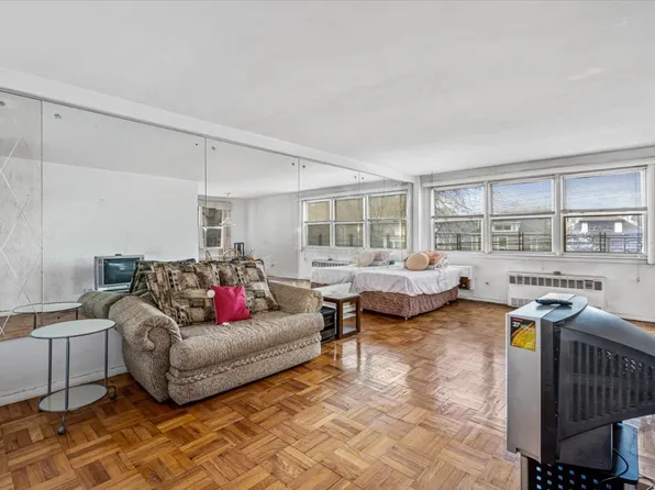 90-59 56th Avenue image 7 of 22