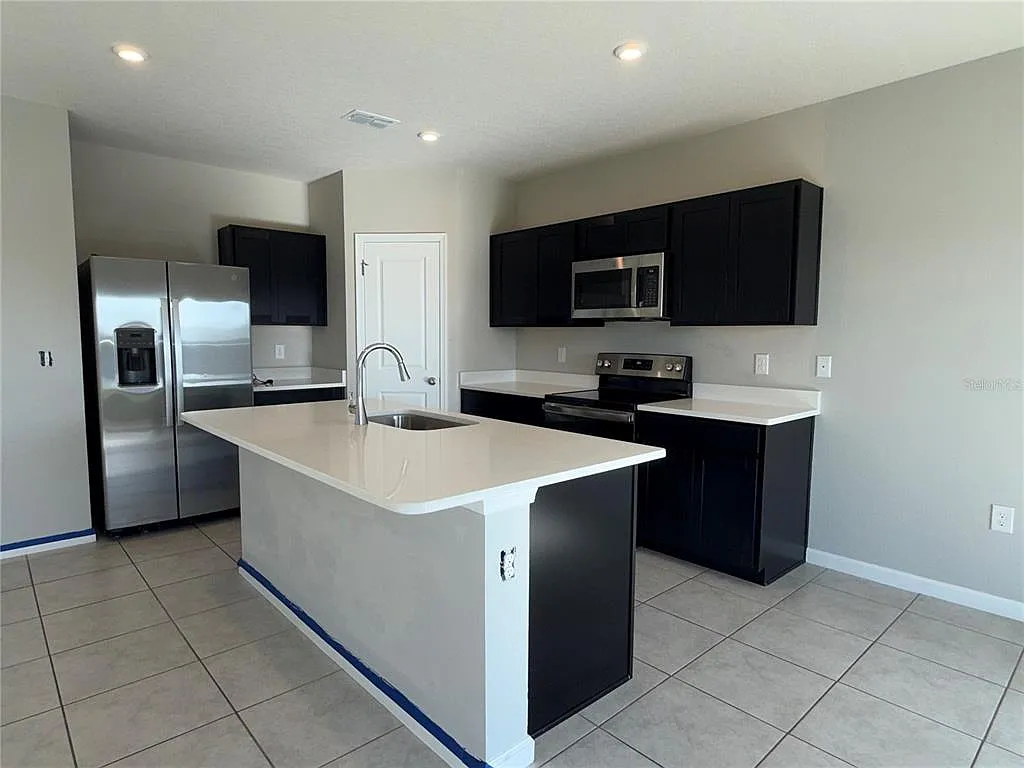 3 bed, 2.0 bath, 1450 sqft, $1,850 — Photo 2