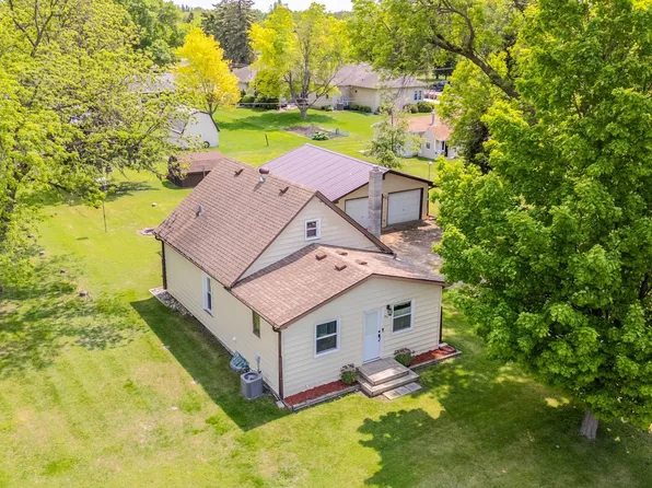 231 3rd Ave S, Casselton, ND 58012