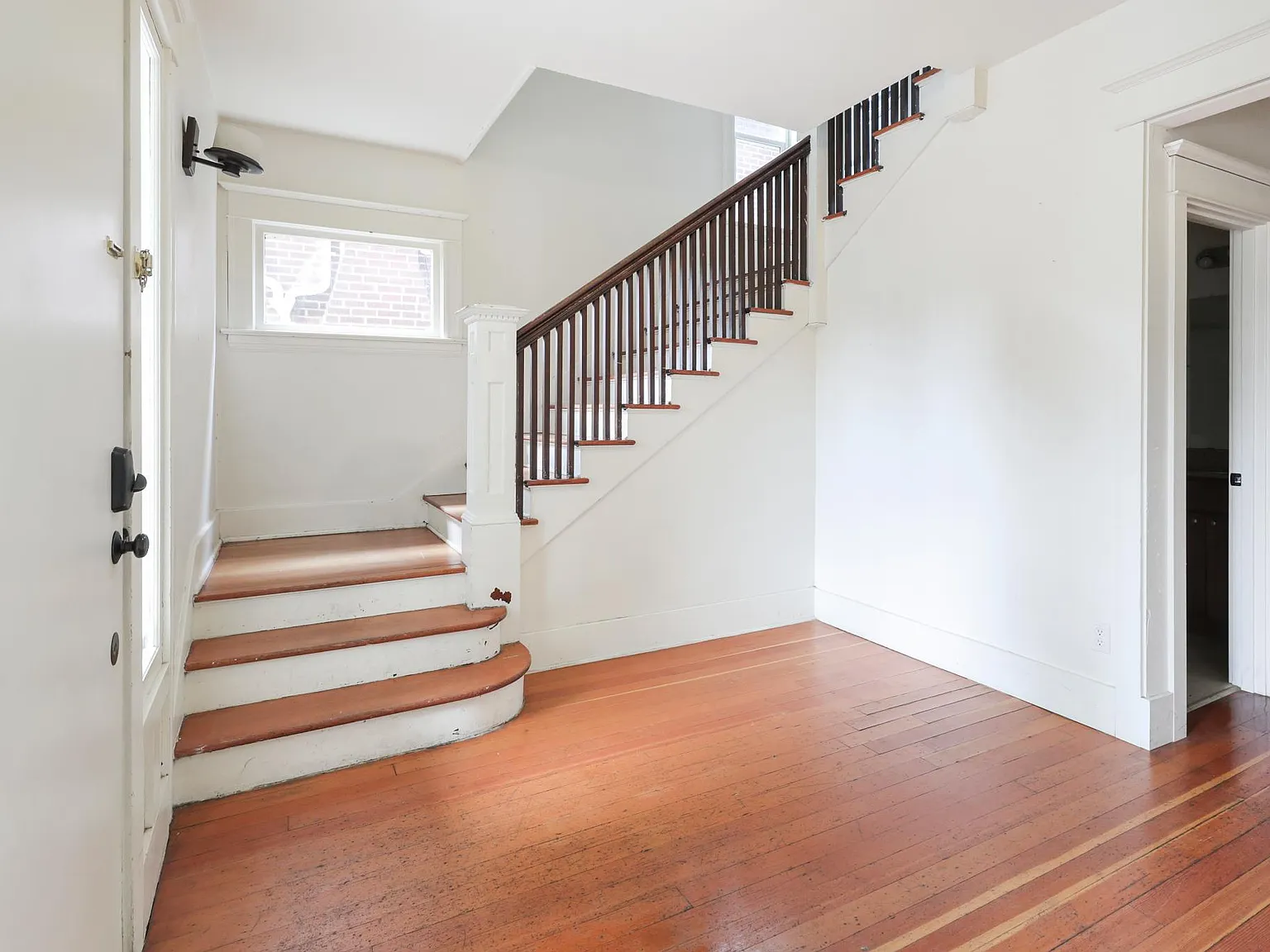8 bed, 2800 sqft, $13,275 — Photo 2