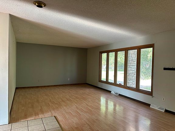 5th image of 8090 S Farr St