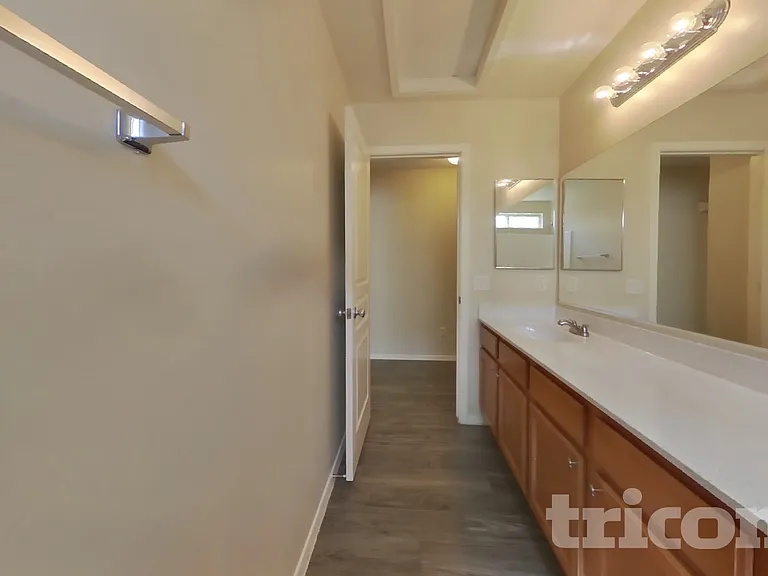 11634 W Vogel Ave — Photo 8