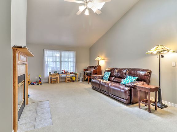 3rd image of 2519 Windward Blvd Unit 2519