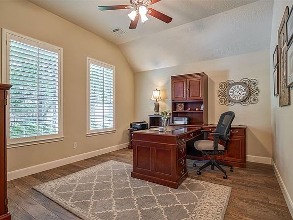 5th image of 63 E Hobbit Glen Dr