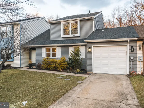202 Westerly Dr, Marlton, NJ 08053
