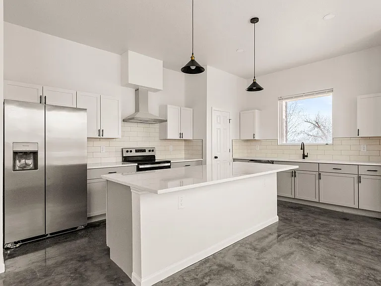 1827 Montana St — Photo 15