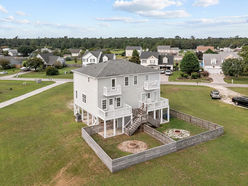 234 Twin Oaks Dr