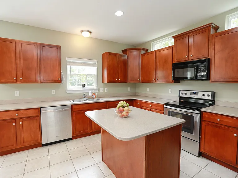 2200 Elijah St — Photo 5