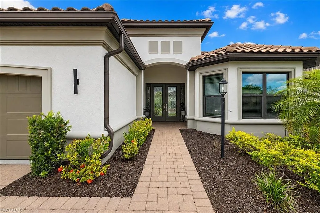 3 bed, 3.0 bath, 3225 sqft, $7,000 — Photo 2