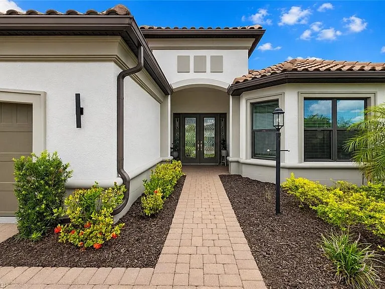17489 Aquila Ct — Photo 2