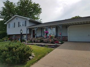 203 N Ostrom Ave, Princeville, IL 61559