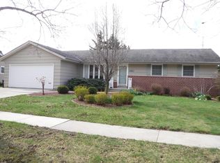 1436 Lee Cir, Manitowoc, WI 54220