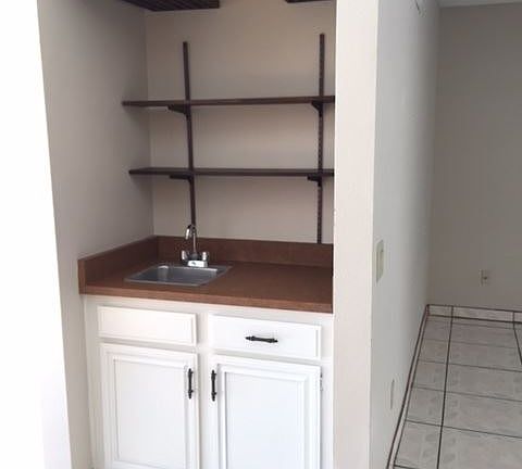 4th image of 1000 Arroyo Dr