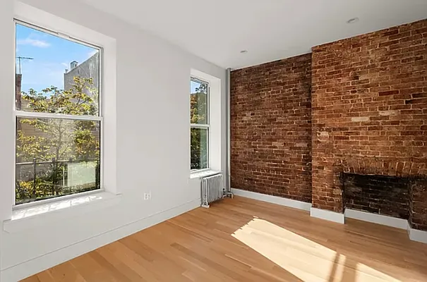 Rented by Jonis Realty | media 9