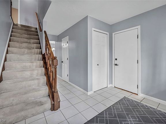 4th image of 1257 Berkshire Dr