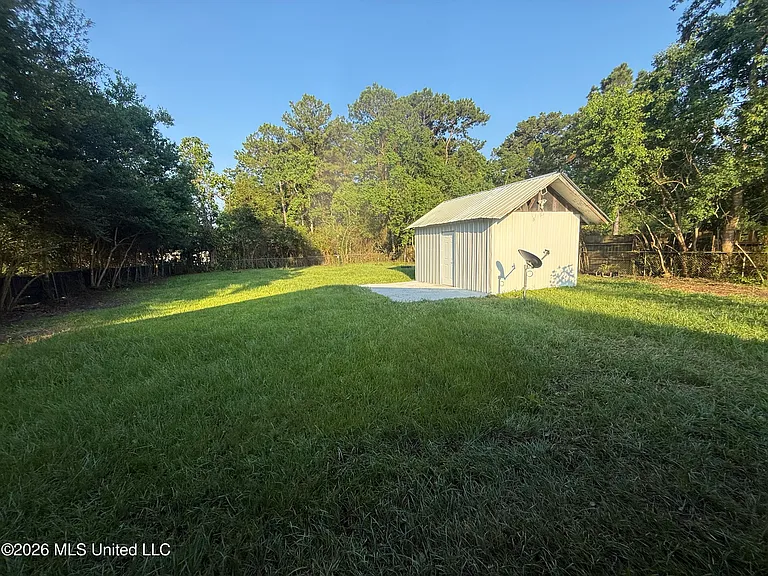 10616 Oak St — Photo 15