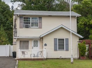 255 Lake Shore Dr, Lake Hiawatha, NJ