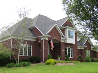 201 White Oak Dr, Mount Washington, KY 40047
