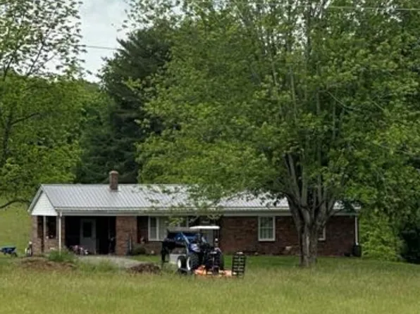 148 Rockspray Dr, Wytheville, VA 24382