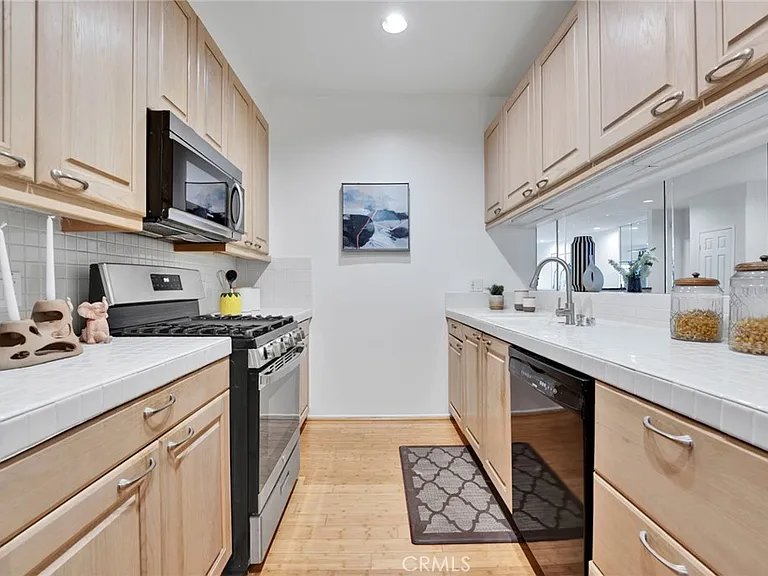 1800 Butler Ave #104 — Photo 14