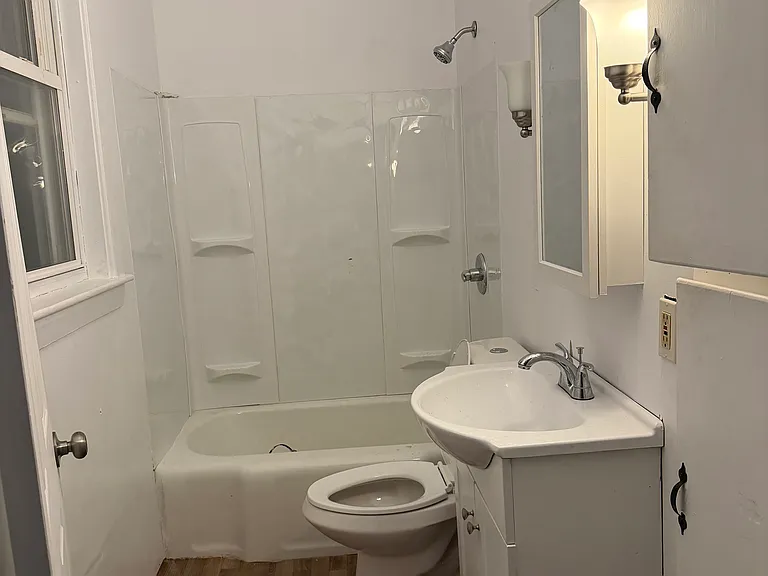 274 Pine St #1 — Photo 7
