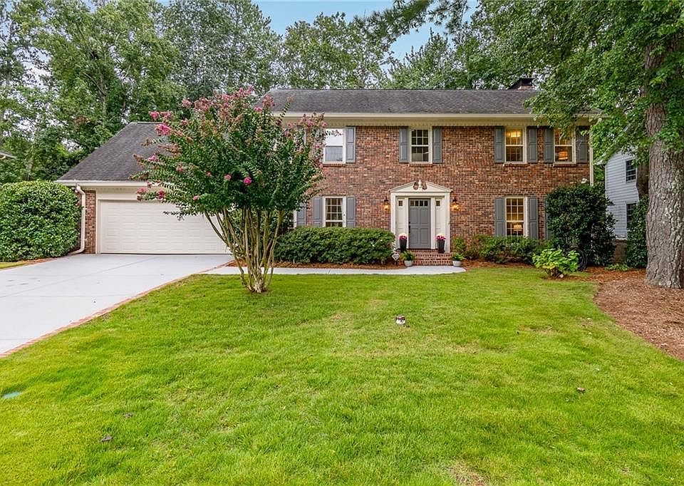 1st image of 2451 Pine Cove Dr