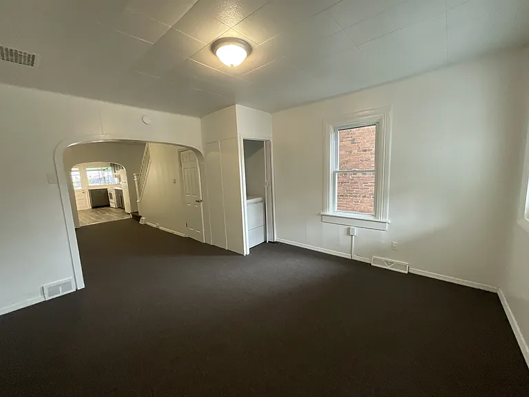 30 Chestnut St — Photo 2