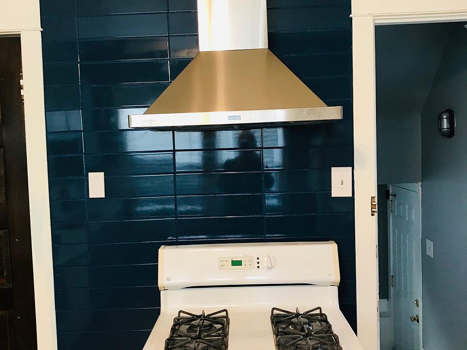 2nd image of 2037 Pratt Ct