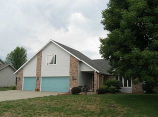 1805 N Innisbrook Dr, Muncie, IN 47304