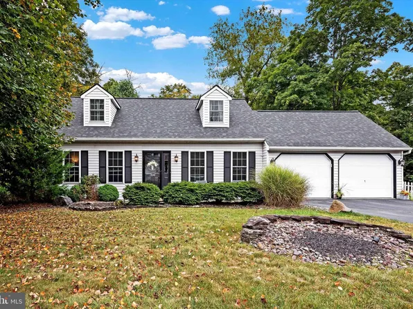 306 Russell Ave, Douglassville, PA 19518