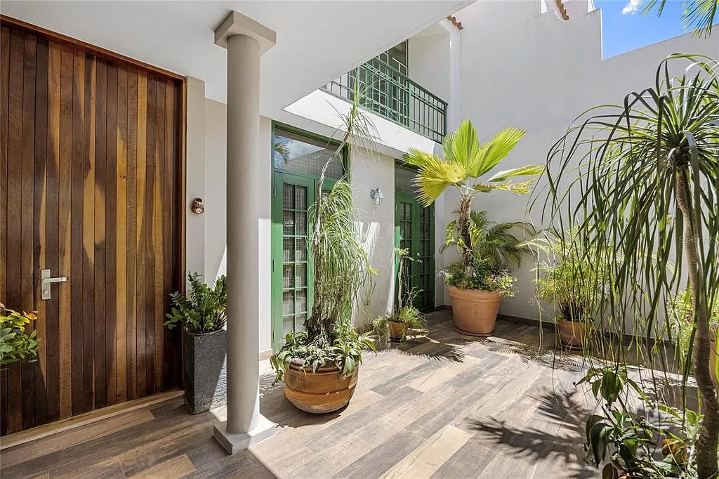 3 bed, 3.0 bath, 2360 sqft, $6,000 — Photo 3