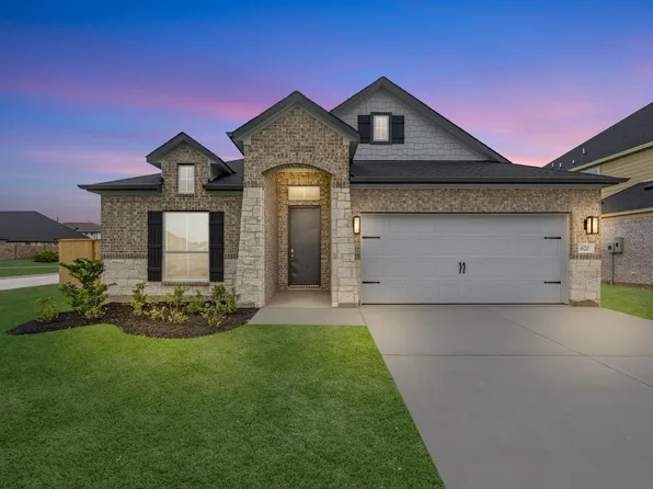 620 Juniper Heights Ln, Waller, TX 77484